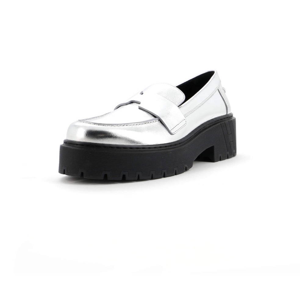 Hermes Women’s Hitch Platform Leather Loafer